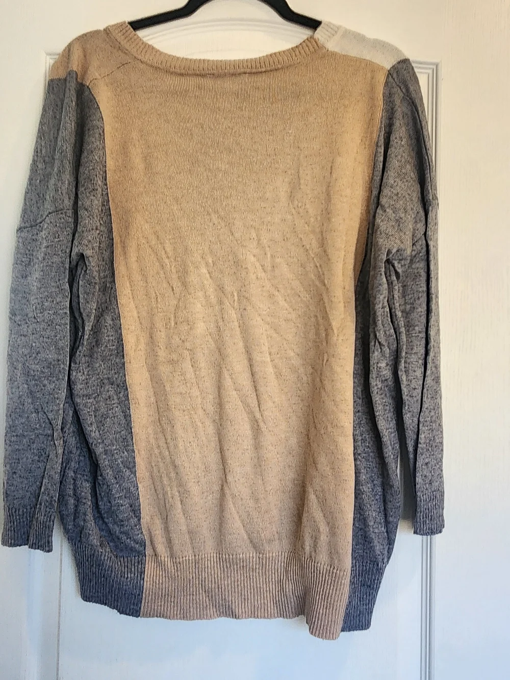 JODIFL Women's Colorblock V-Neck Sweater in Cream, Tan & Gray S Euc